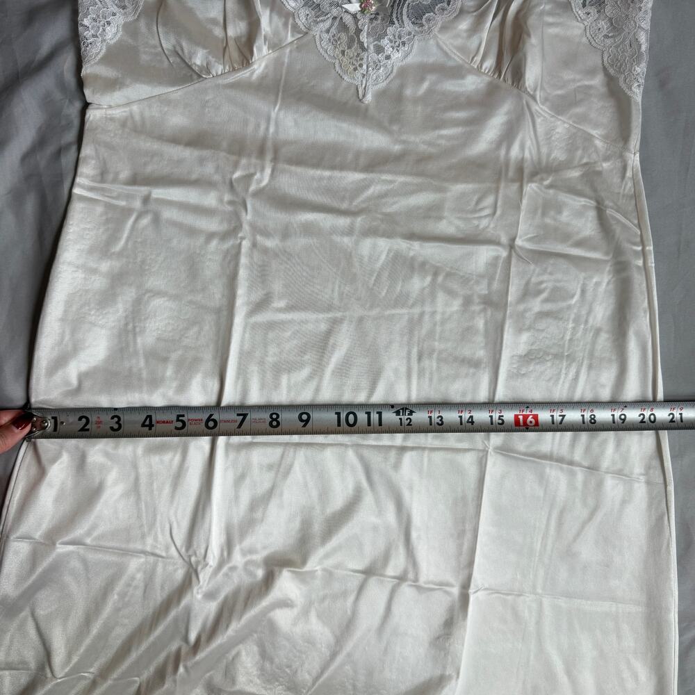 Vintage Ashley Taylor White, Lace, Sleeveless, Nighty/Slip- 38(M) - Picture 8 of 10